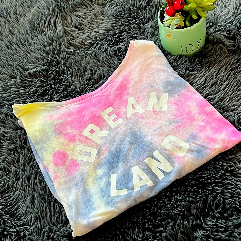 Old Navy Easy “Dream Land” Tee